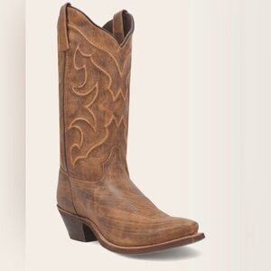 New in box Laredo Women's Tan Heeled Boots